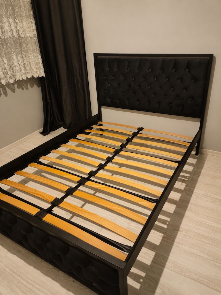 Unimet Mithra 140x190 Çift Kişilik Metal Karyola – Siyah, Ahşap Latalı - 4