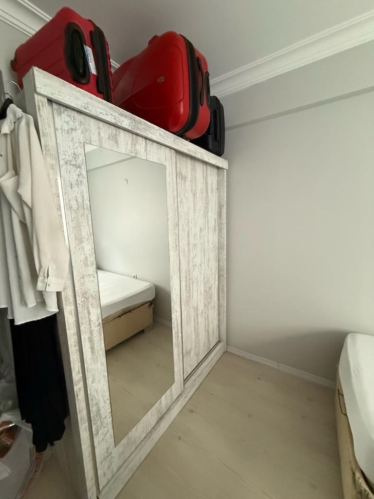Sürgü Kapaklı Gardrop - 2