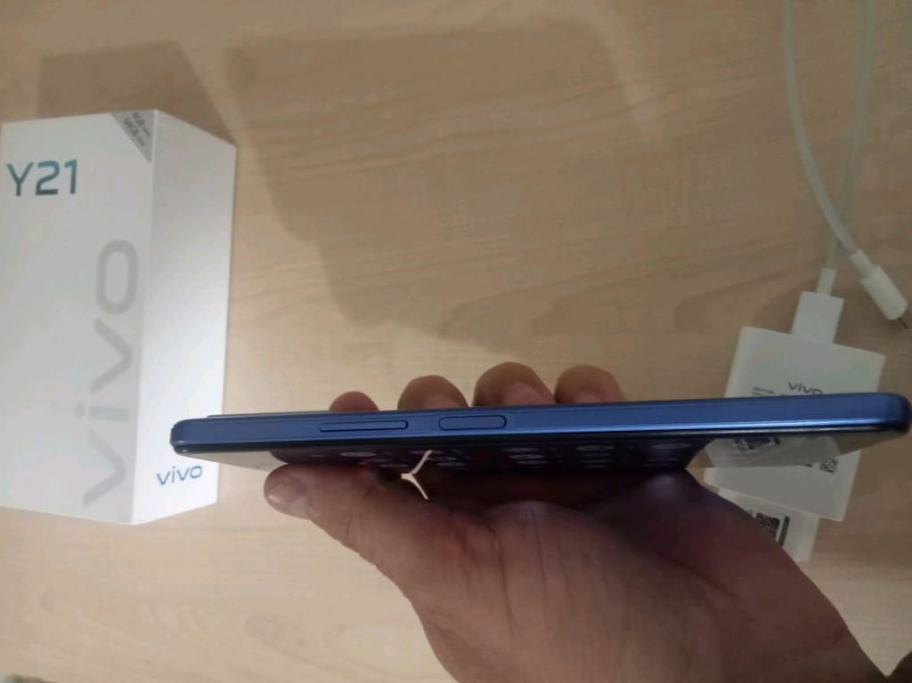 VİVO Y21 4+1 GB/64 GB Orjinal şarj var Tamir görmemiş renk Metalik mav - 6