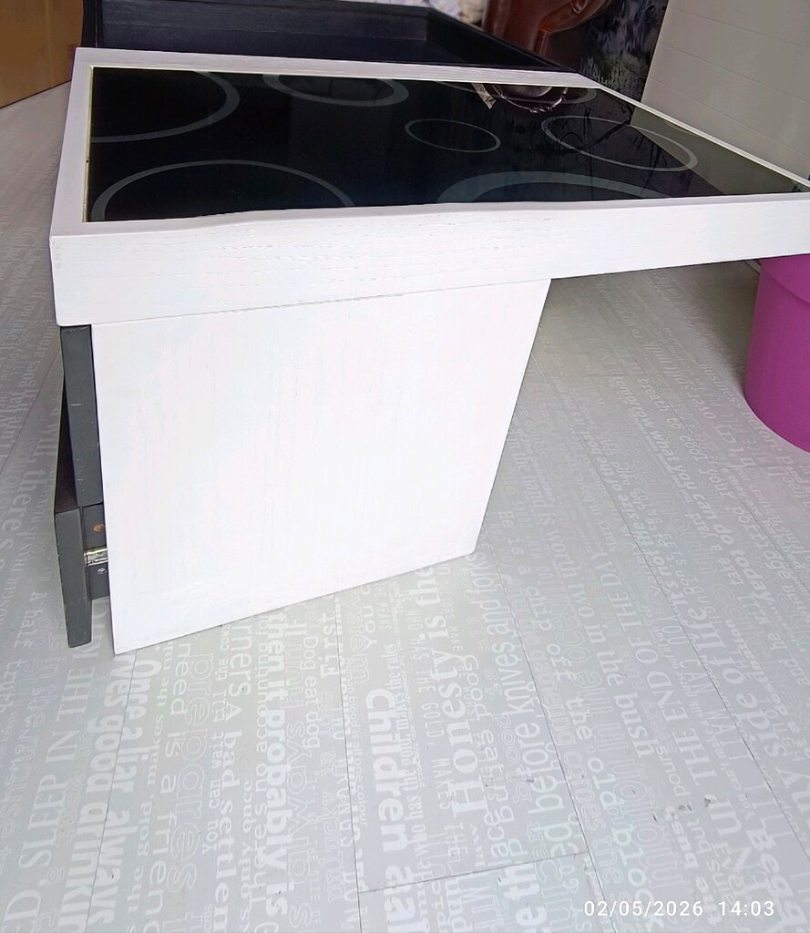 Siyah Desenli cam sehpa - 10