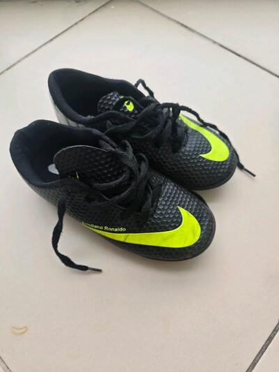 Nike halı saha ayakkabı