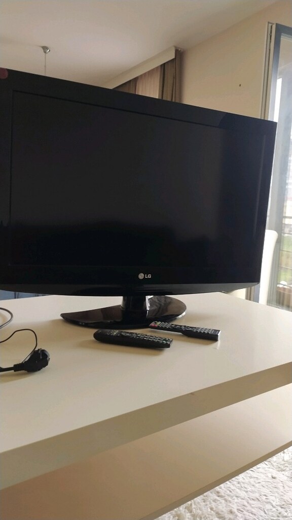 LG marka 70 cm eninde TV - 9