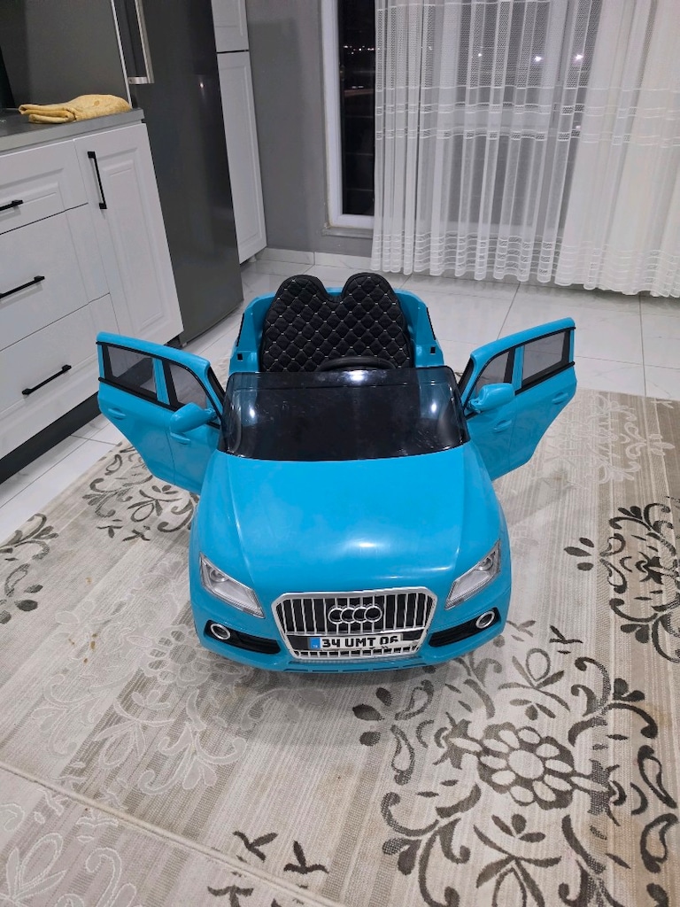 Babyhope 437 12V Akülü Araba