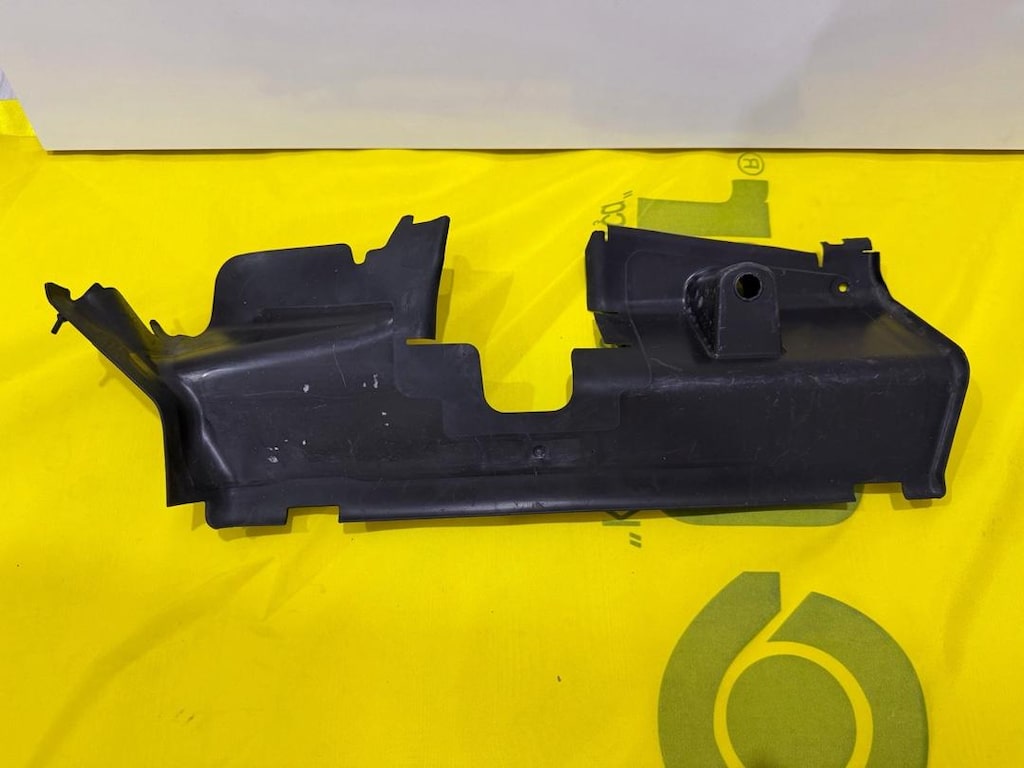 SKODA KAMIQ SOL HAVA YÖNLENDİRİCİ 658121283A 1 klipsi kırık - 2