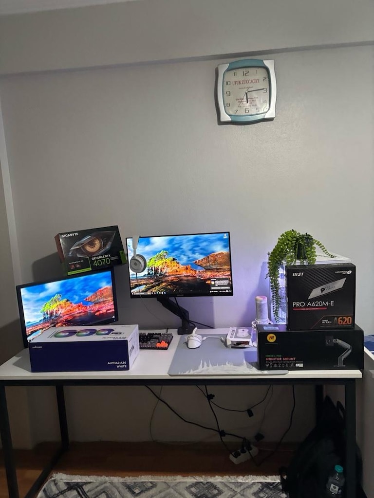 RTX 4070 SUPER 240Hz 3 Monitörlü FULL GAMING SETUP + VALORANT HESABI - 2