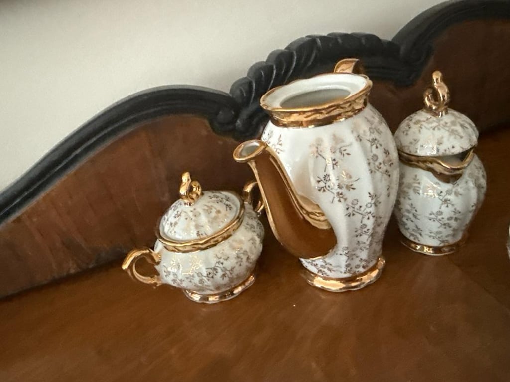 12 Kişilik Dev Vintage Porselen Kahve Takımı - Altın Yaldızlı