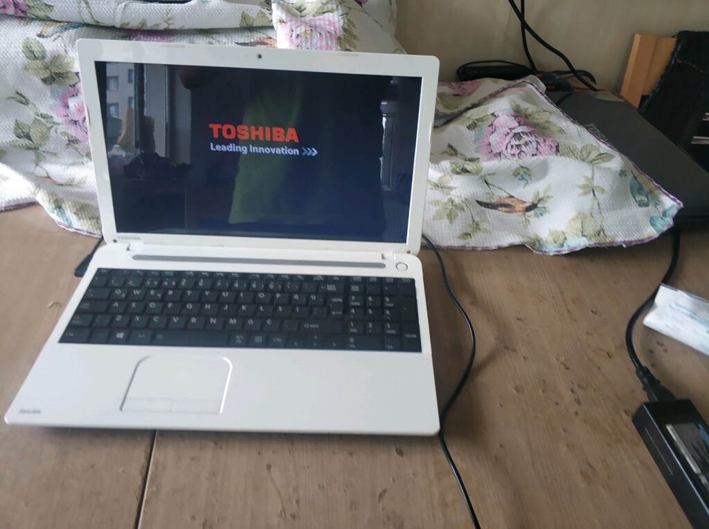 toşhiba i3 3 nesil 6 GB rem geforce ekran kartı temiz laptop - 8