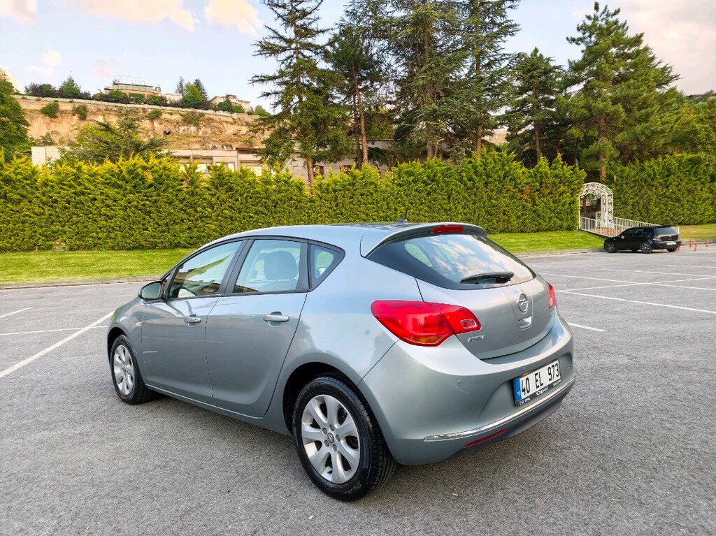 İlk Sahibinden Boyasız 2013 Model Opel Astra J 1.6 178.000 Km'de - 4