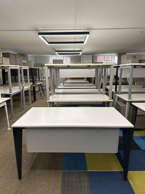 KLAS OFİS ÜSKÜDAR 160X80 BEYAZ ÇALIŞMA MASASI