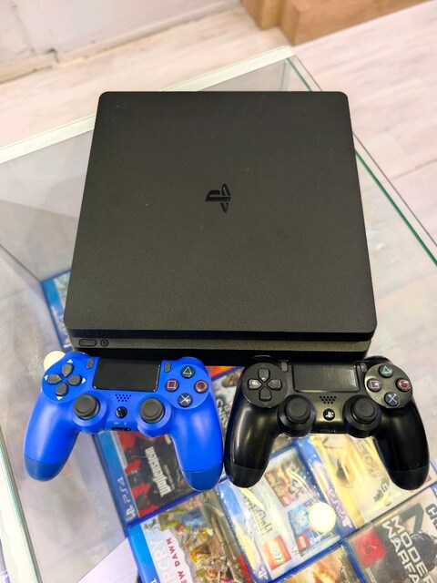 PS4 SLİM KASA 2 ADET KOL ORJİNAL CİHAZ TERTEMIZ SORUNSUZ