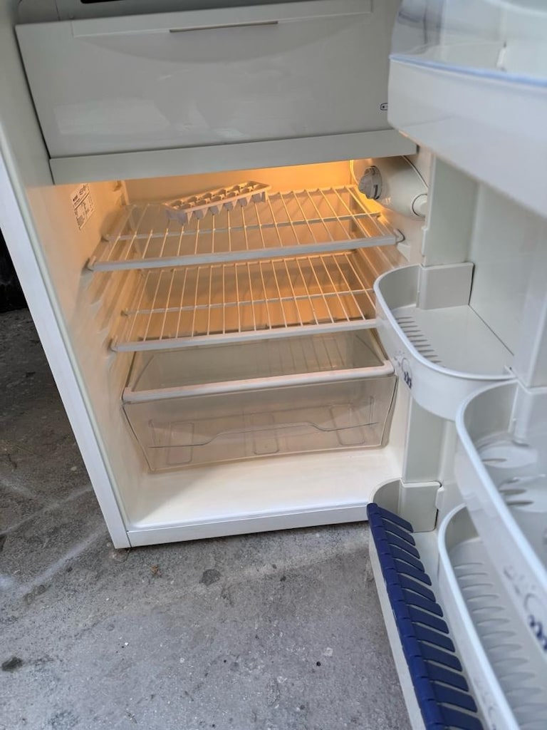 Temiz & Sorunsuz Arçelik 1061 M Büro Tipi Mini Buzdolabı - 2