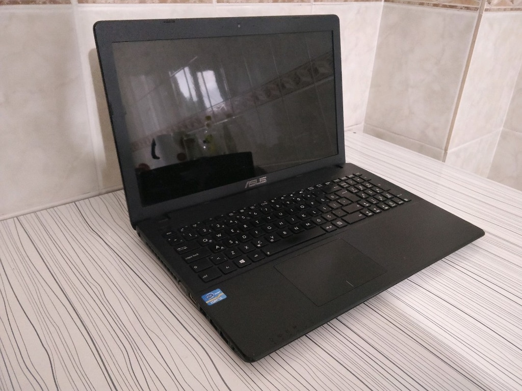 Asus laptop i5 8ram SSD li harici ekran kartlı - 3