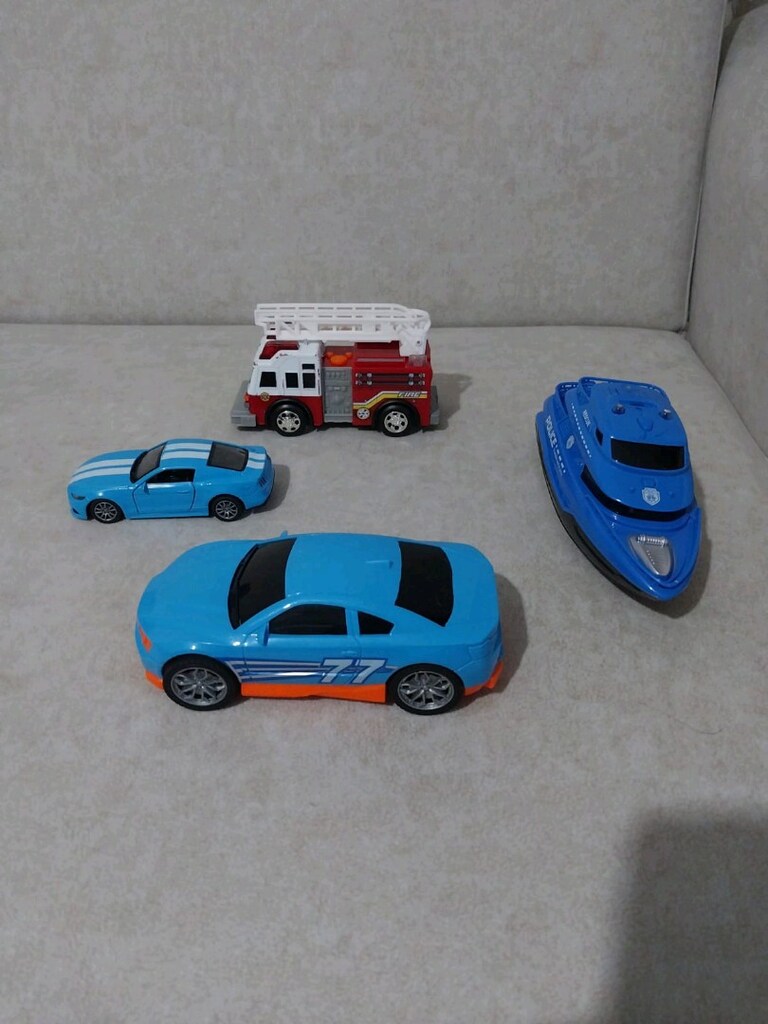 ORJİNAL DEĞİŞİK MODELLERDE ARABALAR 4 ADET DİR - 2