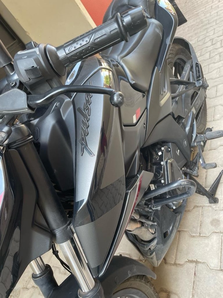 Bajaj Pulsar n250 2023 model - 9