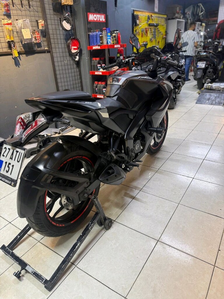Bajaj Pulsar rs 200 hatasız - 9