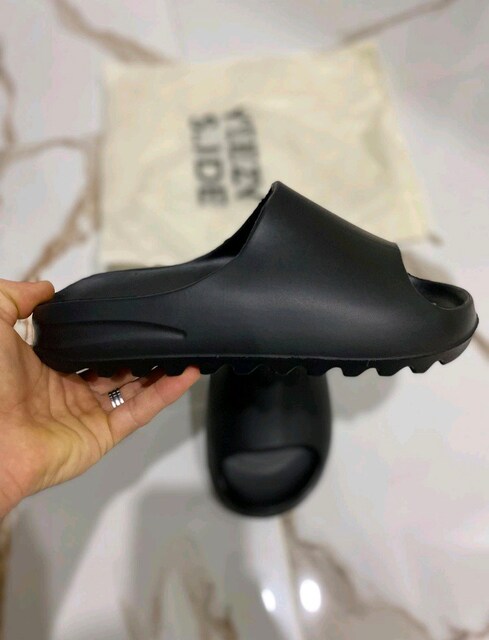 YEEZY SLİDE