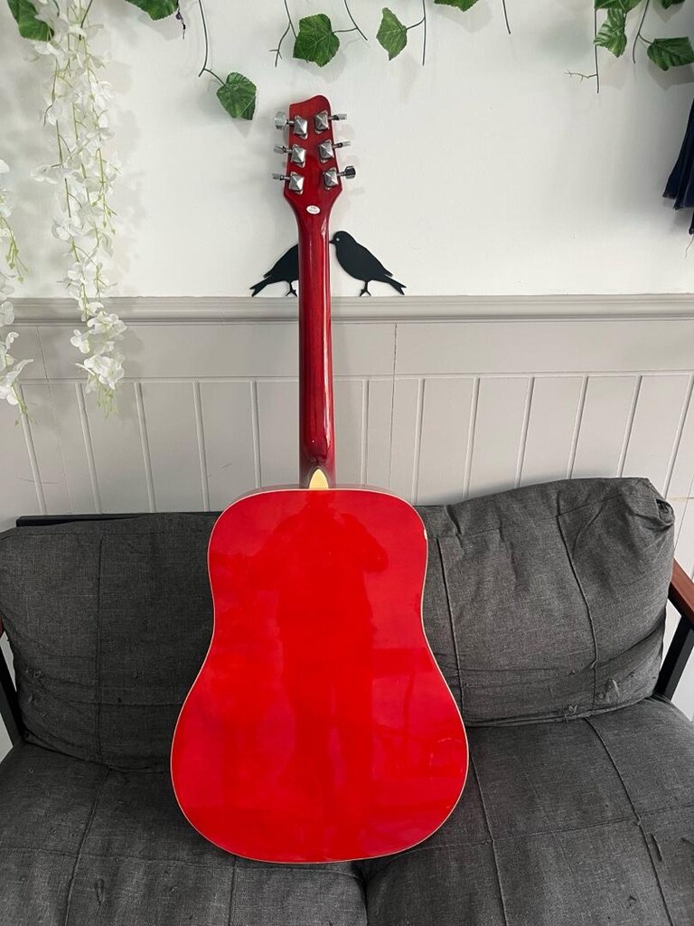 Akustik Gitar Sıfır Ayarında Hiç Kullanılmadı 4/4’lük - 4