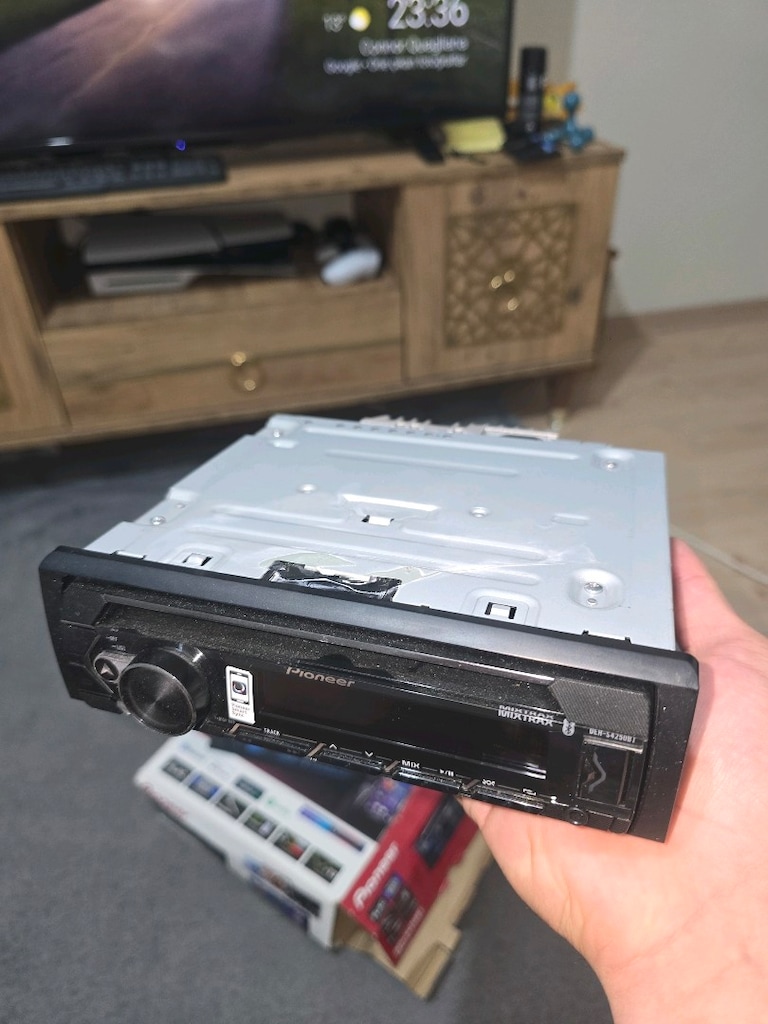 Pioneer DEH-S4250BT - 4