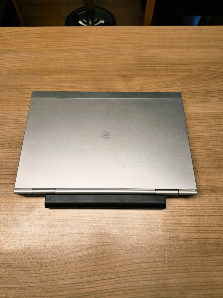 Laptop HP i7 İşlemci 240GB SSD Pili Yeni - 7