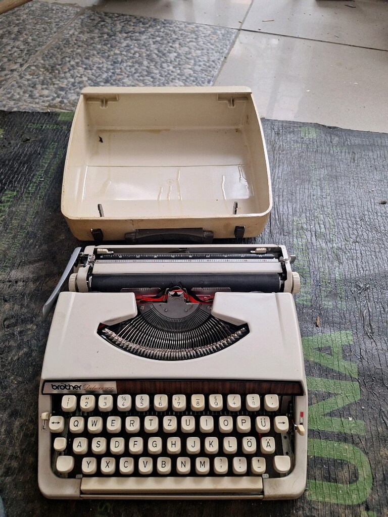 daktilo antika BROTHER 900