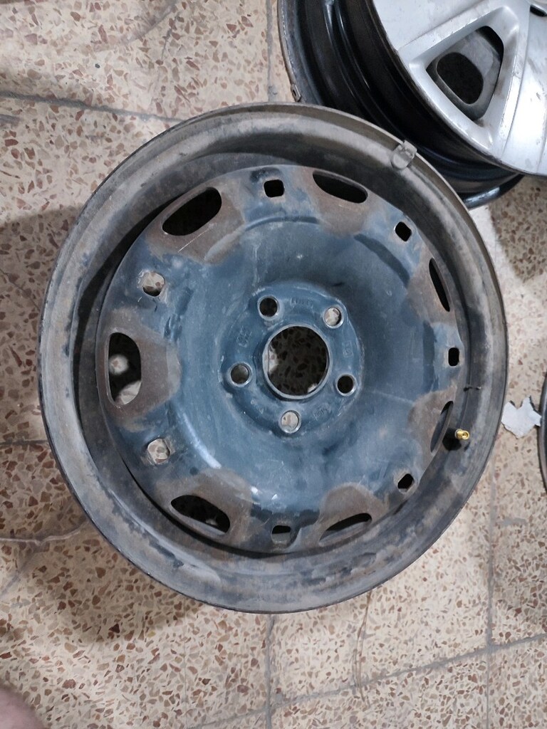 14 inç Polo 5*100 bijon aralığı teneke jant takımı Kapaklı 3750 kapakl - 4