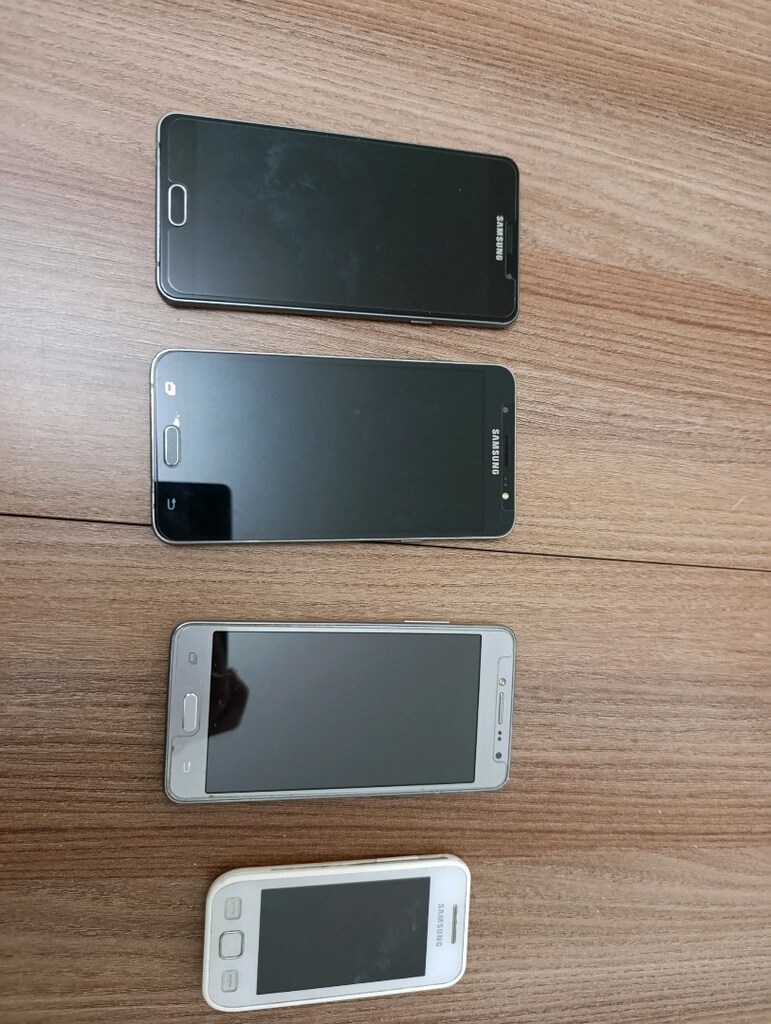 eski telefon şarj aleti ve USB kablosu - 7