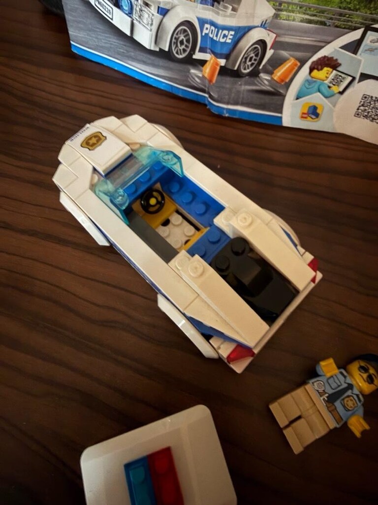 LEGO 60239 Polis Arabası - 6