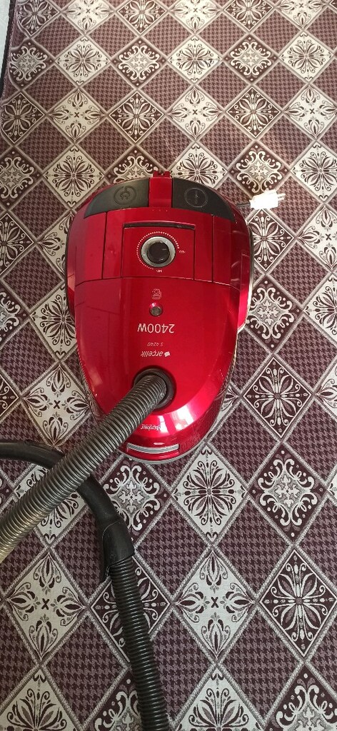 Arçelik 2400watt elektrik li süpürge sıkıntısız çekimi çok iyi - 3