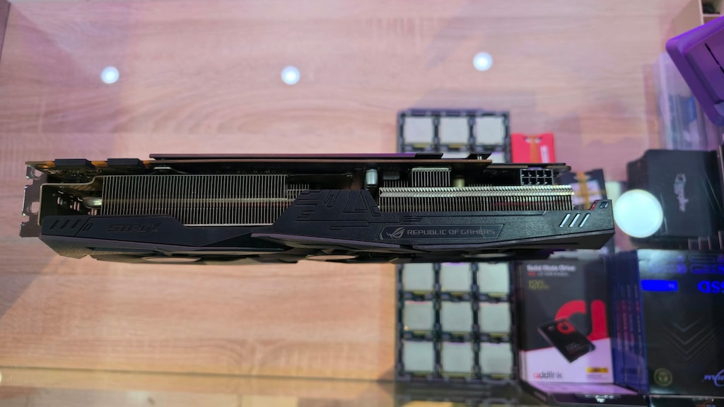 YUNUS ELEKTRONİKTEN ASUS ROG GTX 1070 Tİ 8 GB EKRAN KARTI ! - 4