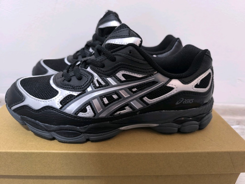 asics marka ayakkabı