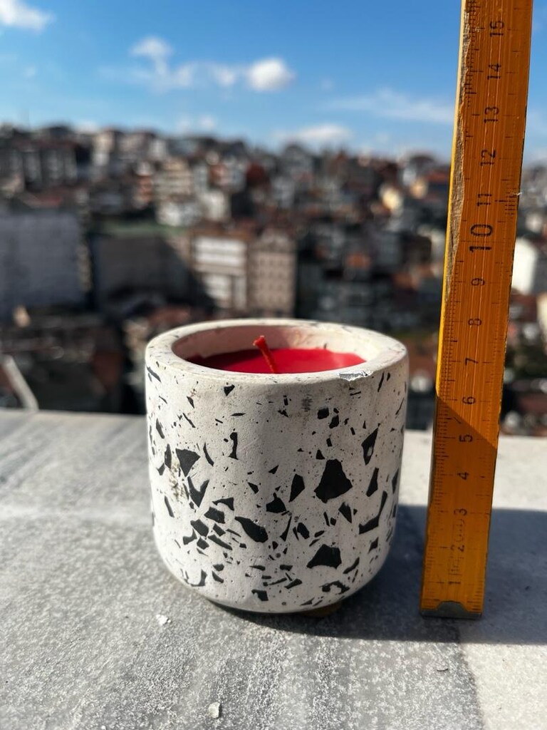 Beton Saksıda Renkli Mum - 2