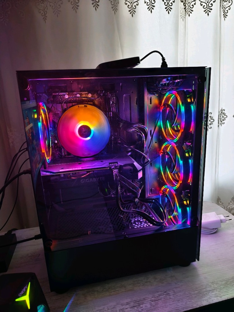 RGB 4 fanlı masaüstü bilgisayar kasası (BOŞ KASA) 120mm - 2