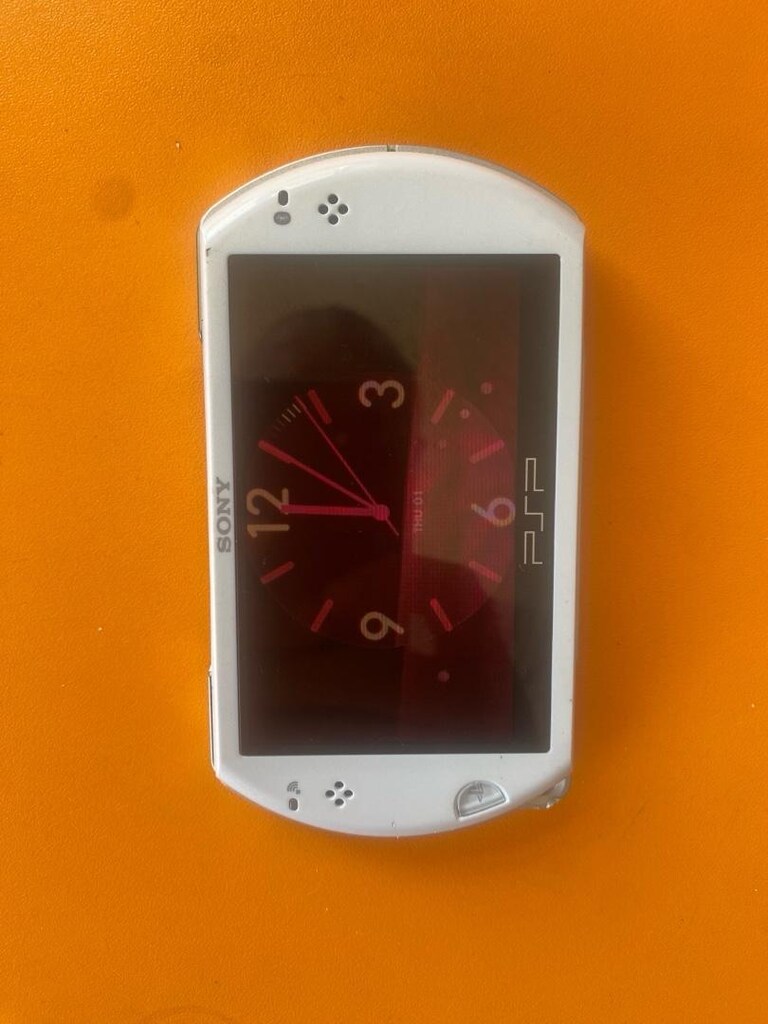 Sony PSP Go Beyaz (N1004) - 16 GB Dahili Hafızalı Koleksiyonluk - 8