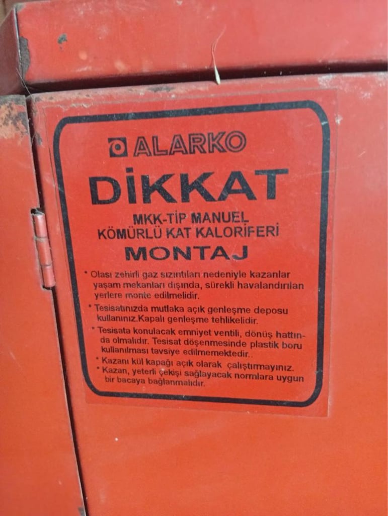 Kırmızı Katı Yakıtlı Soba - 5