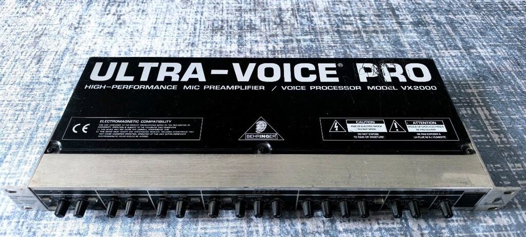 behringer prosesör VX2000 - 2