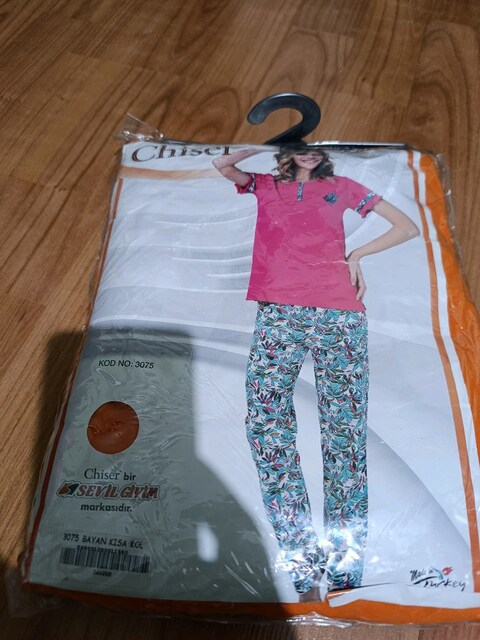 Kadın kısa kollu çiçekli pijama takımı