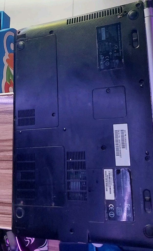 GRUNDIG GNB 1450 LAPTOP /320GB HDH - 4