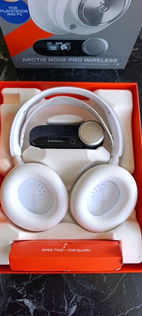 Steelseries Arctis Nova Pro Wireless - 3