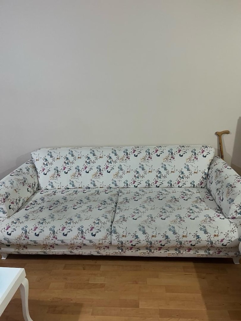 masa sandalye ve 2 üçlü koltuk - 3