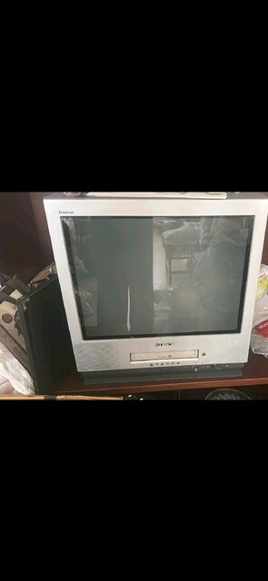 Sony Trinitron KV-21FV1U (55 Ekran) dahili video kaset çalarlı (VCR) ö