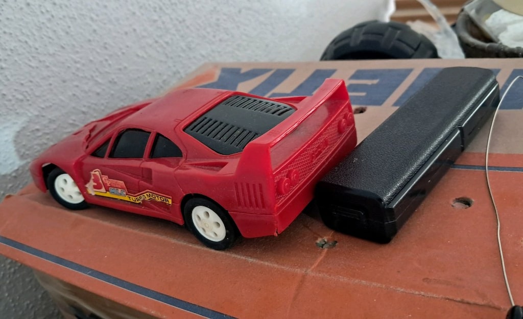 BMW M1 & Ferrari F40 kumandalı 1/24 araç - 6