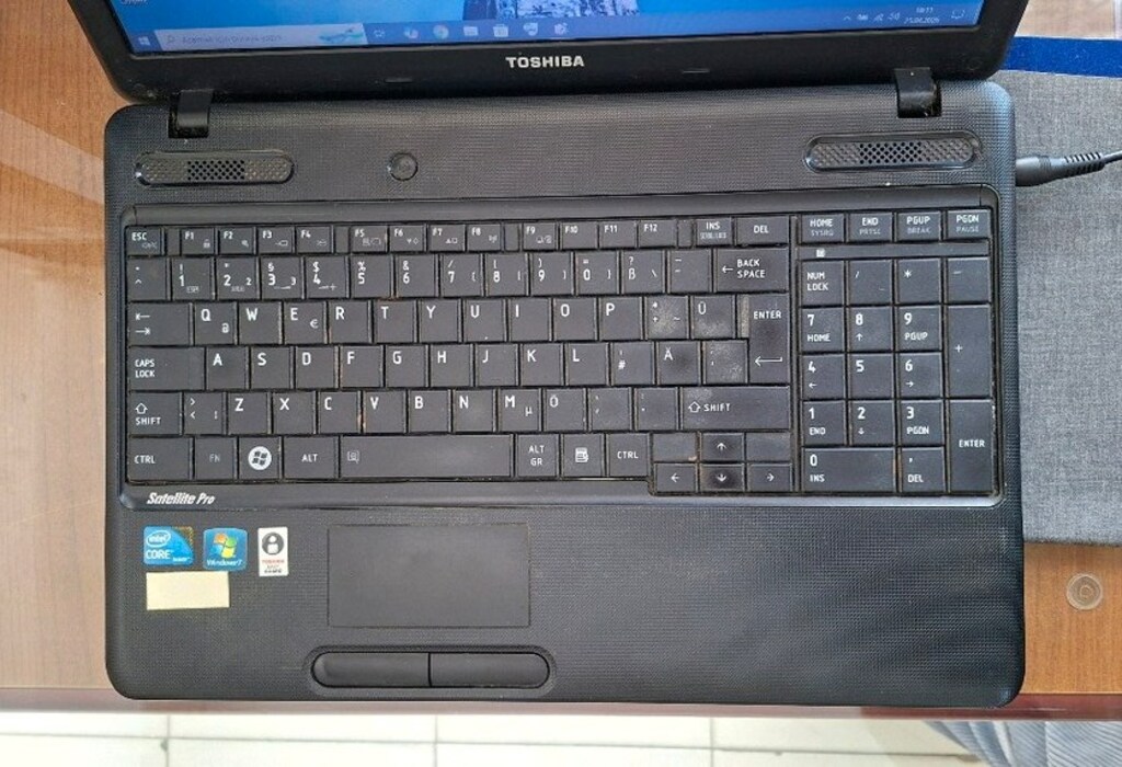 Toshiba i3 CPU - 4Gb Ram - 320Gb Hdd Dizüstü Bilgisayar - 6