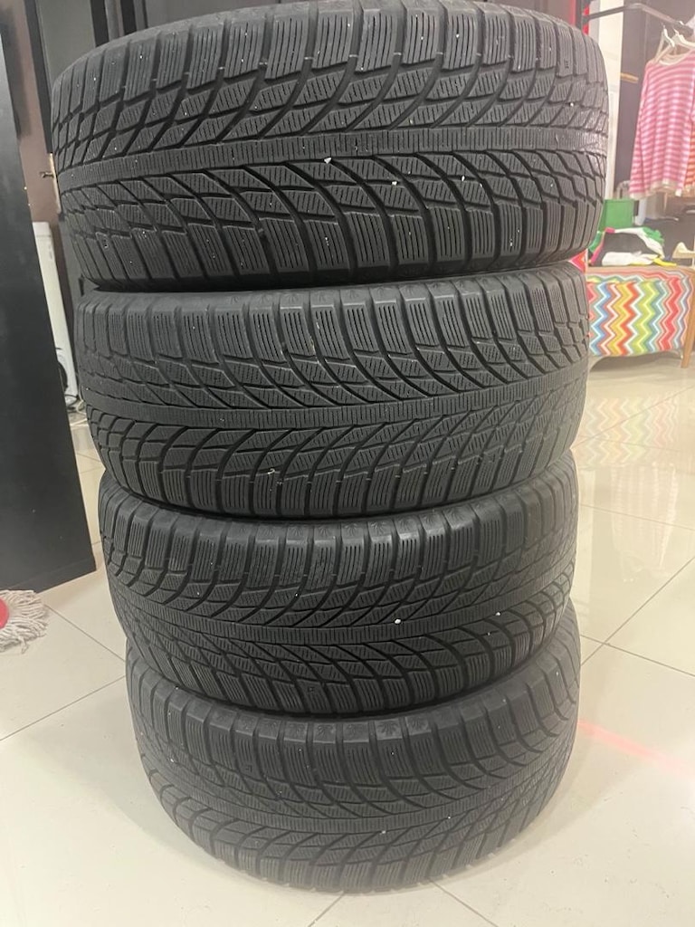 Kumho Kış Lastiği 234/45/18 T98 WinterCraft - 2