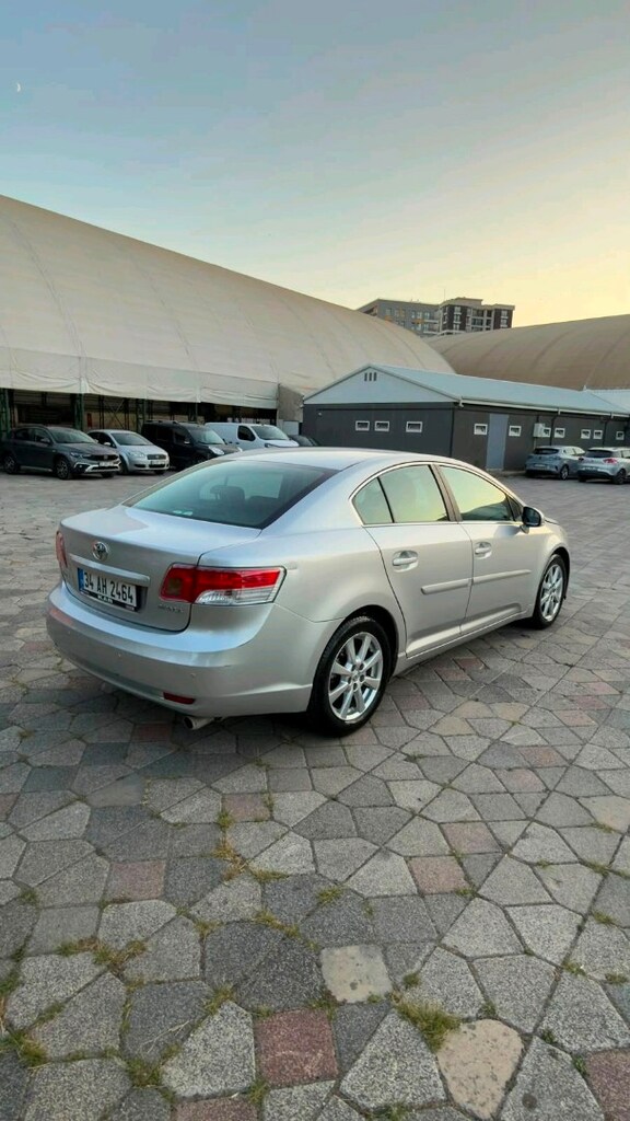 2011 model 83.000km Toyota avensis - 14