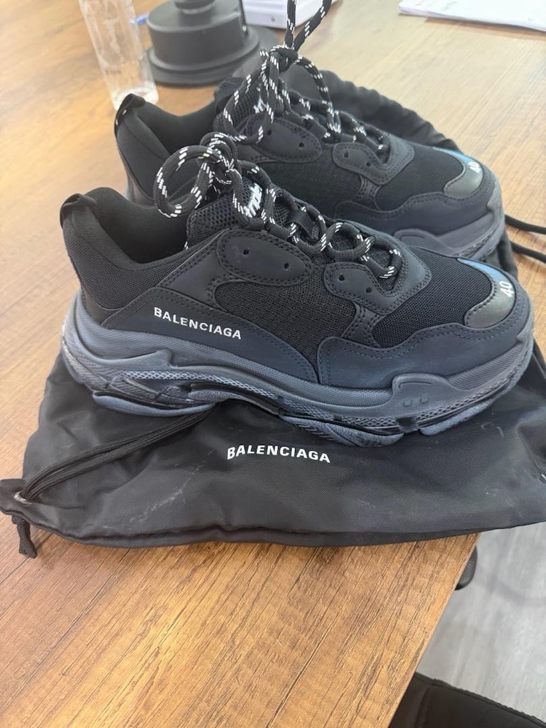 BALENCIAGA