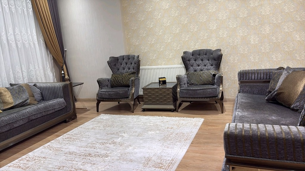 SIFIRDAN FARKSIZ SALON TAKIMI YEMEK MASASI DAHİL - 3