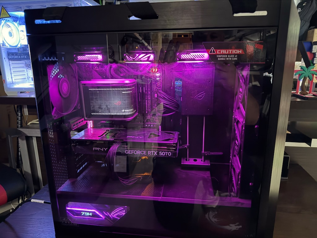 ASUS ROG GAMİNG KASA RYZEN 7-7800X3D 32GB RAM 1 TB SSD RTX 5070 - 2