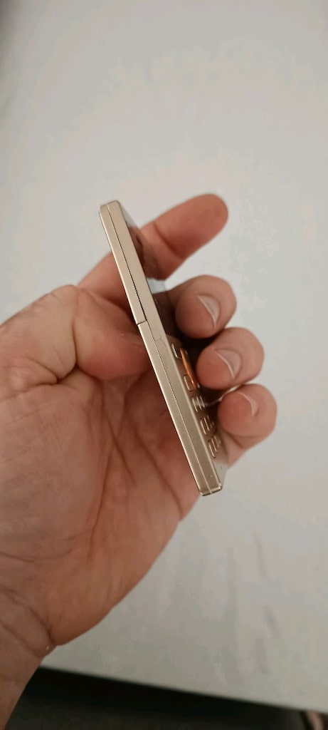 Altın Tonlu Kompakt Tuşlu Telefon + Şarj Kablosu - 6