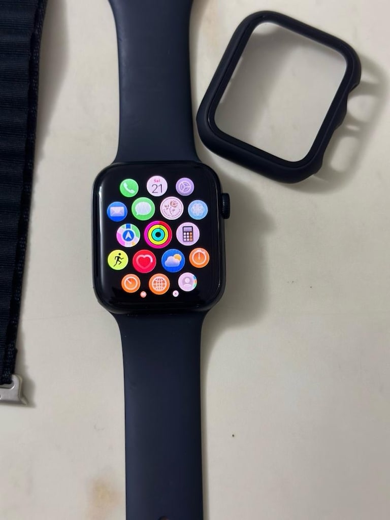 Apple Watch SE 3 GPS 44mm Midnight 3 Aylık Sıfır ürün az kullanıldı - 5