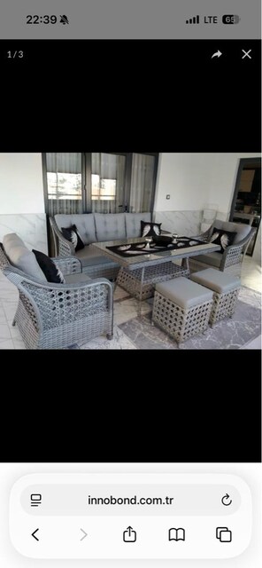 Balkon Takımı Rattan– 3+1+1 Koltuk + 2 Puf + Camlı Masa